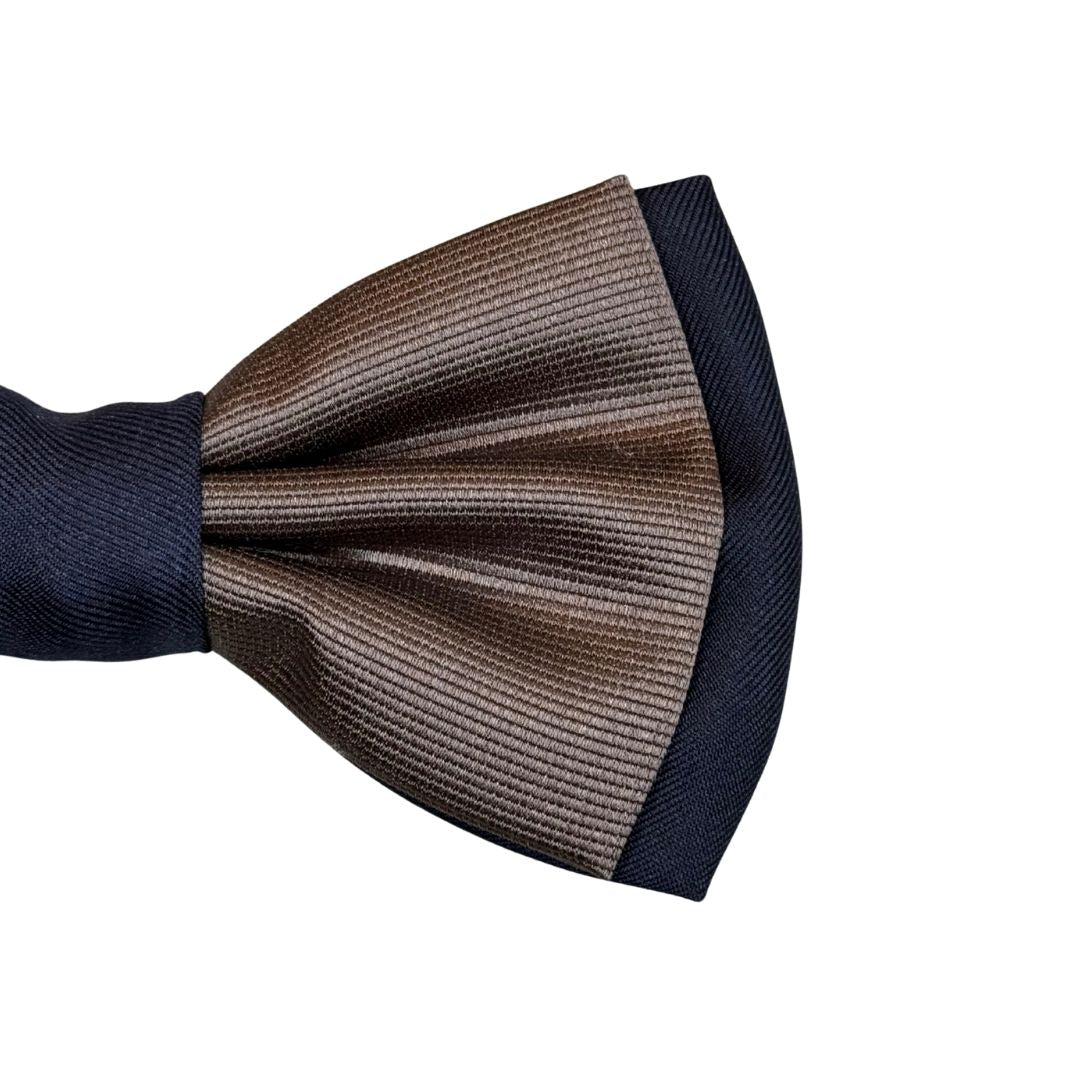 Papillon annodato in seta bicolore rifinito a mano con bordo in tono