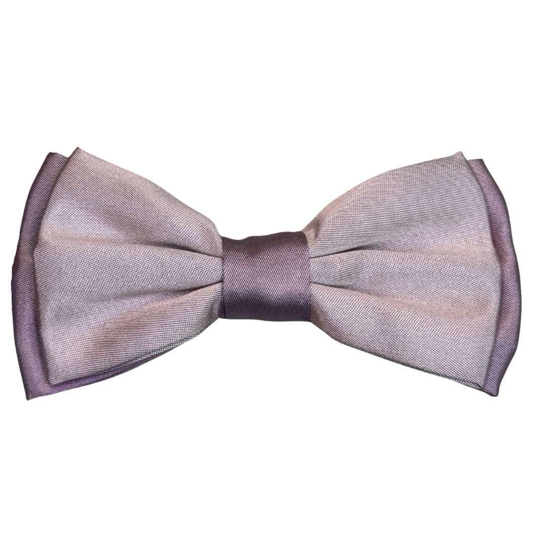 Papillon annodato in seta bicolore rifinito a mano con bordo in tono