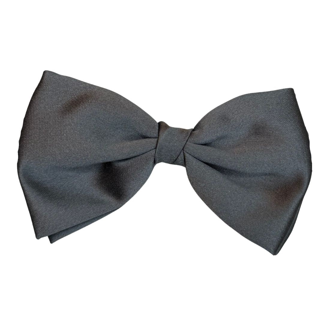 Papillon in seta monocolore annodato a mano finitura sartoriale