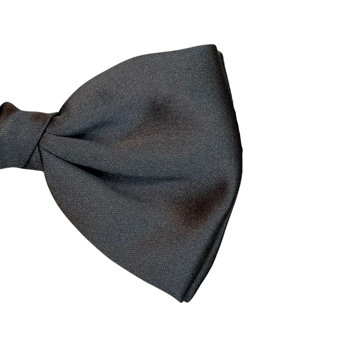 Papillon in seta monocolore annodato a mano finitura sartoriale