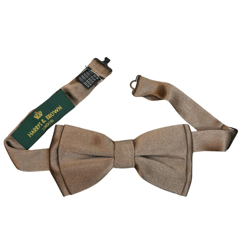 Papillon in seta monocolore annodato a mano finitura sartoriale