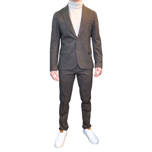 Abito uomo microfantasia. giacca monopetto, tasca con pattina Made in Italy