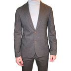 Abito uomo microfantasia. giacca monopetto, tasca con pattina Made in Italy