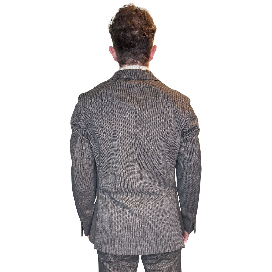 Abito uomo microfantasia. giacca monopetto, tasca con pattina Made in Italy