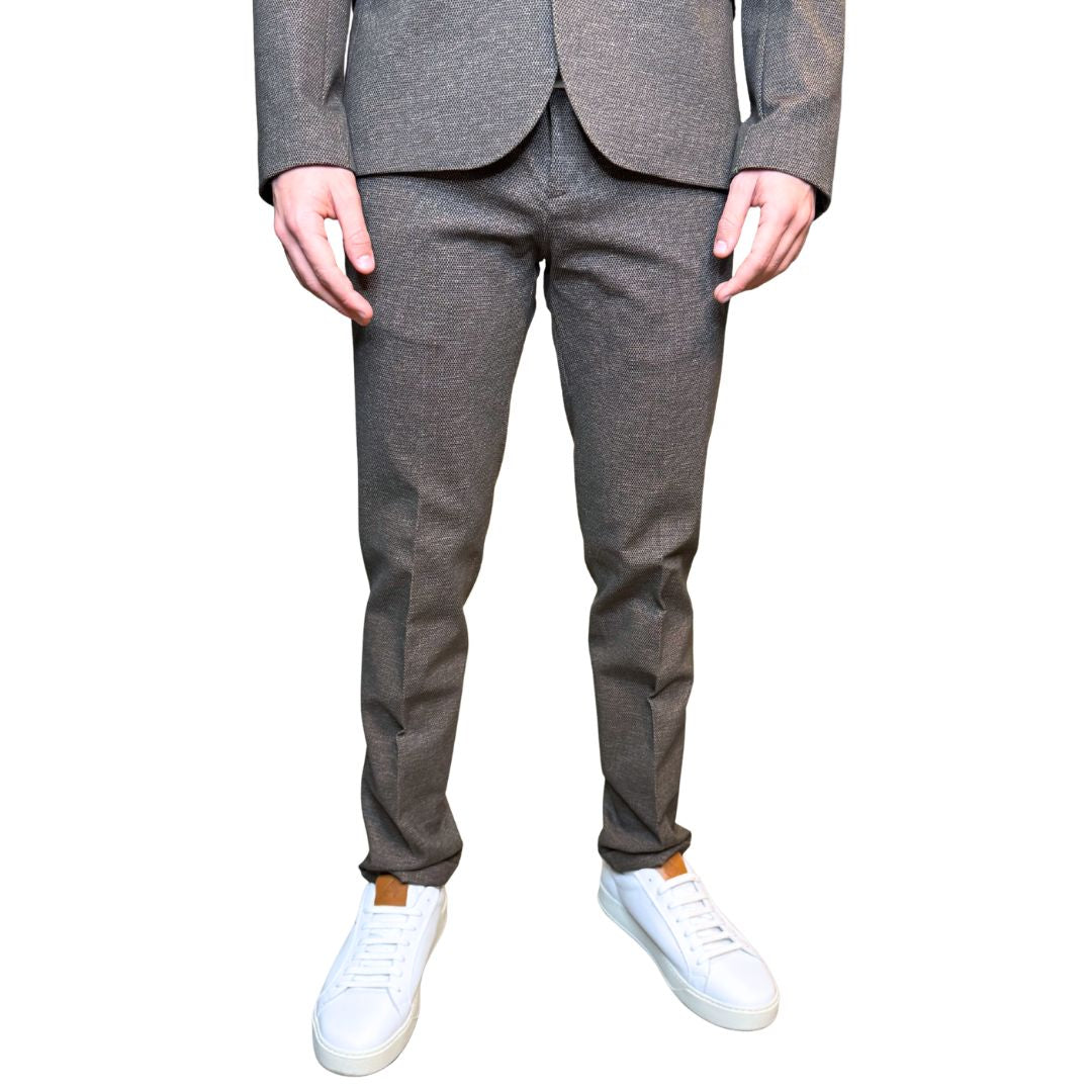 Abito uomo microfantasia. giacca monopetto, tasca con pattina Made in Italy